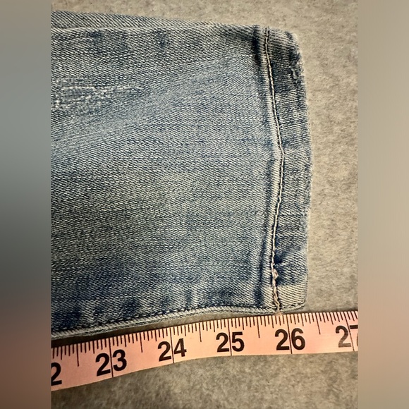 Judy Blue Adelene Girlfriend Distressed Jean Light Blue Size 7/28 - Picture 5 of 8
